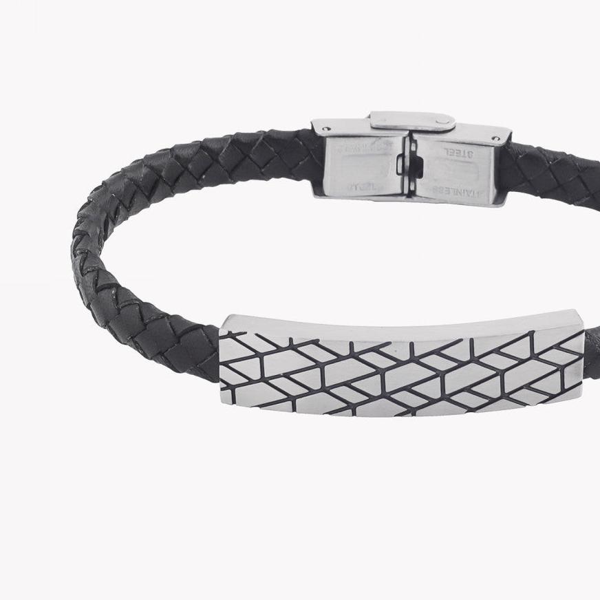 Pulsera de hombre de acero inoxidable con detalles geométricos plata