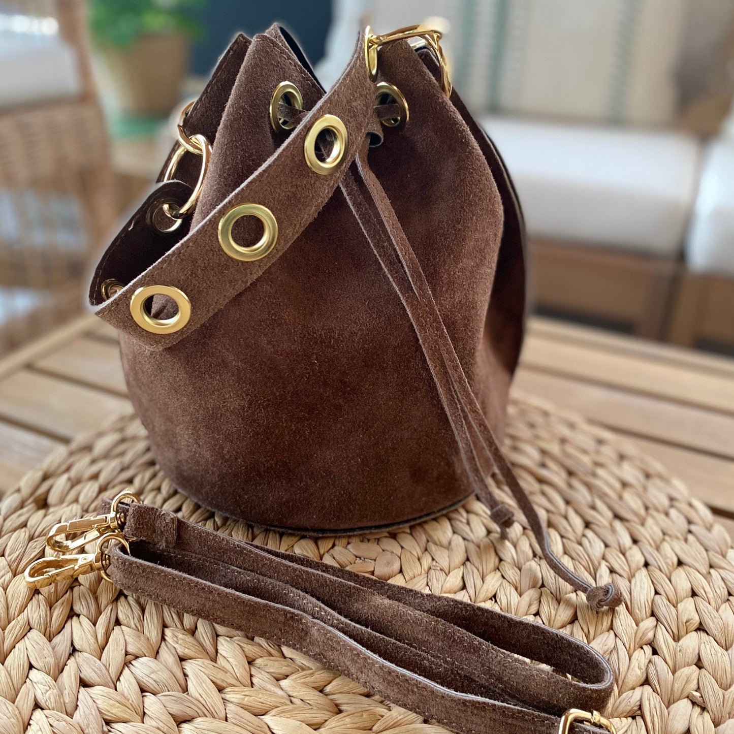 Sac bandoulière avec surpiqûres noires
