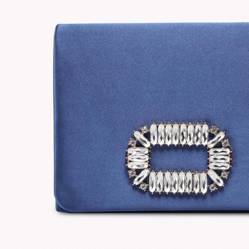Bolso de mano para fiesta tipo joya en raso azul noche