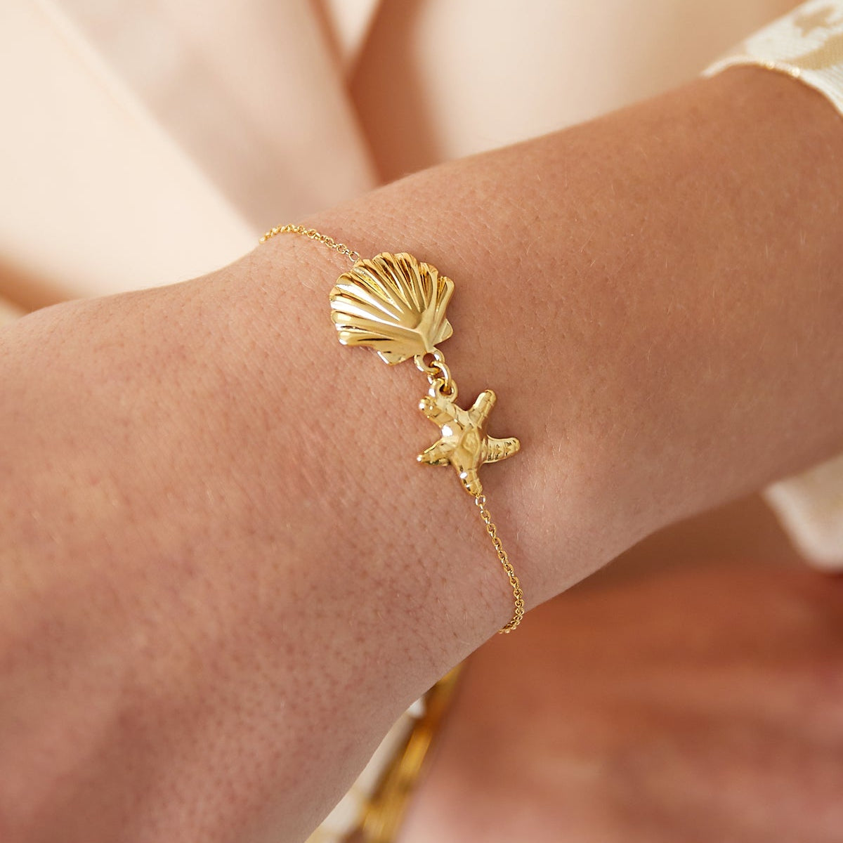 Pulsera de acero cadena concha de mar y estrella de mar acabado plata - mbyou