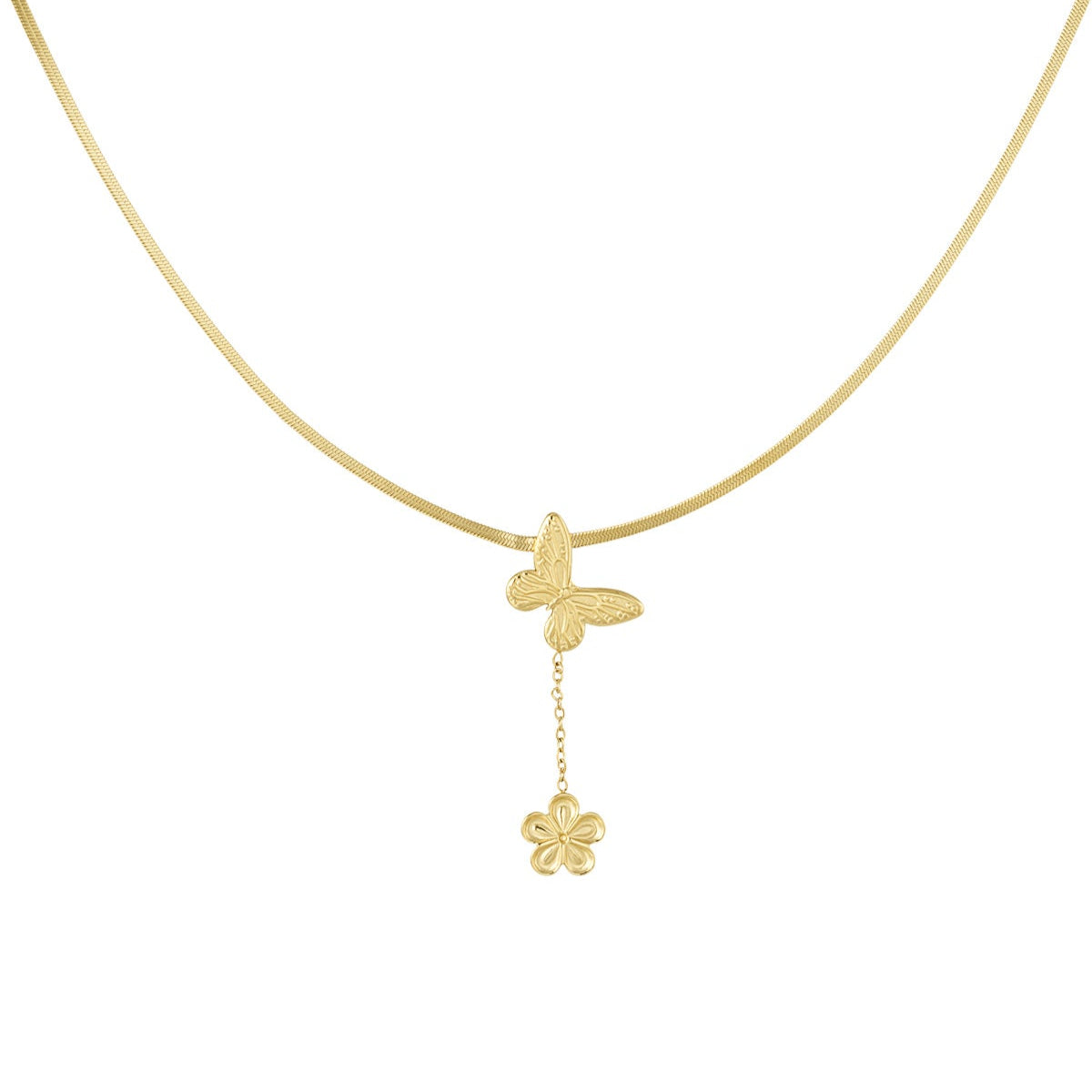 Gold heart pendant necklace