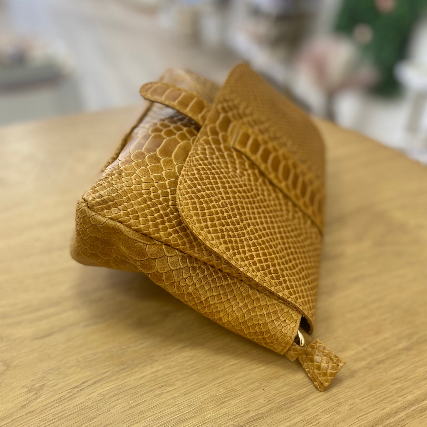 Bolso piel 100% vacuno tipo bandolera efecto serpiente color camel - mbyou
