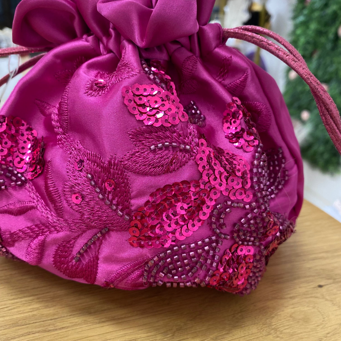 Bolso de fiesta limosnera fucsia floral con lentejuelas - mbyou