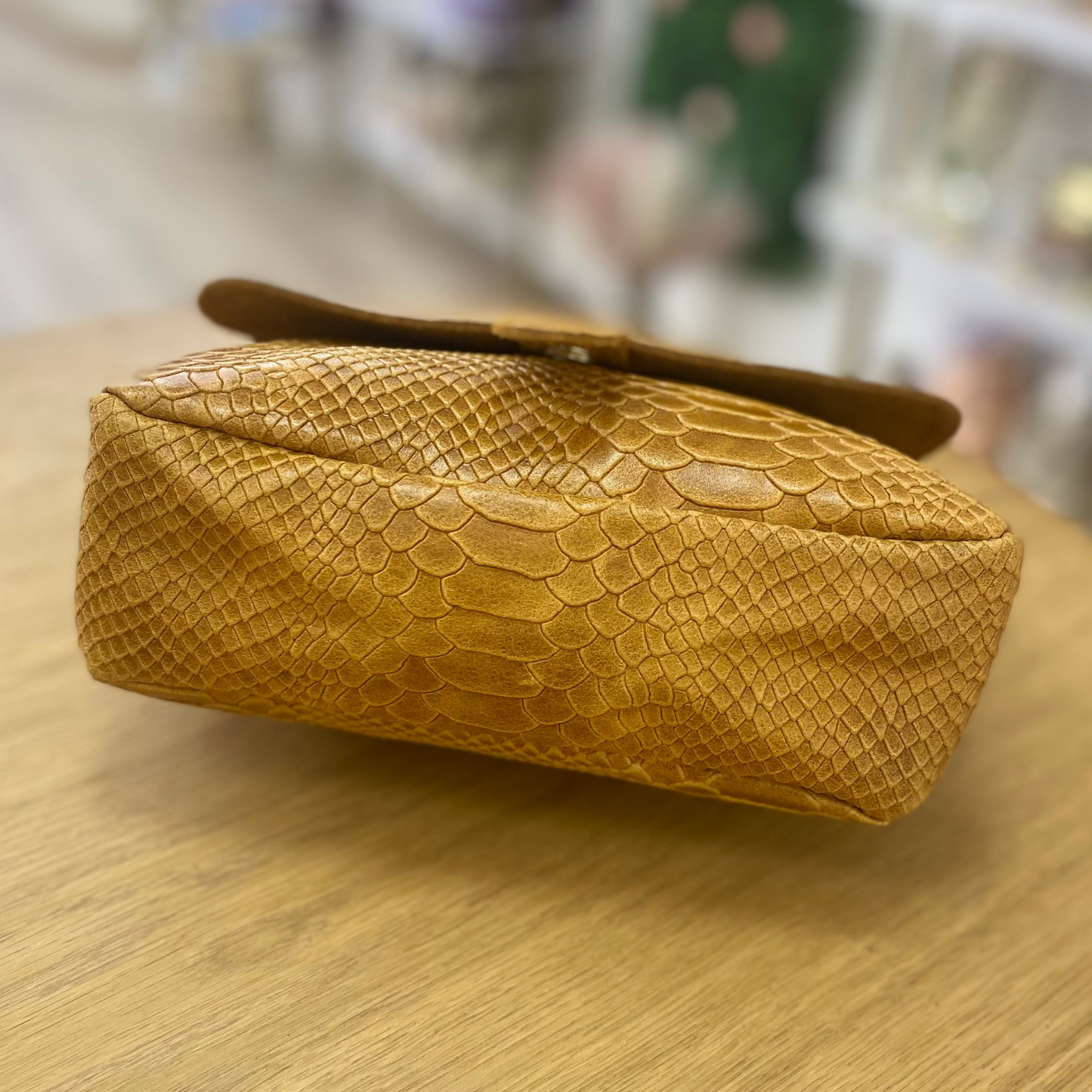Bolso piel 100% vacuno tipo bandolera efecto serpiente color camel - mbyou