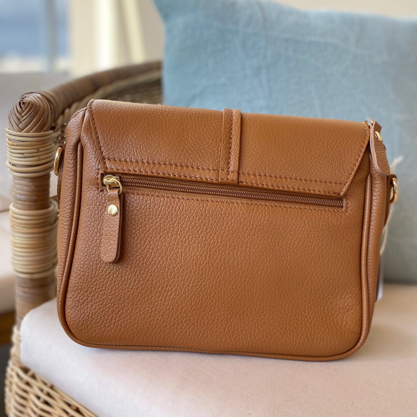 Sac bandoulière avec surpiqûres noires