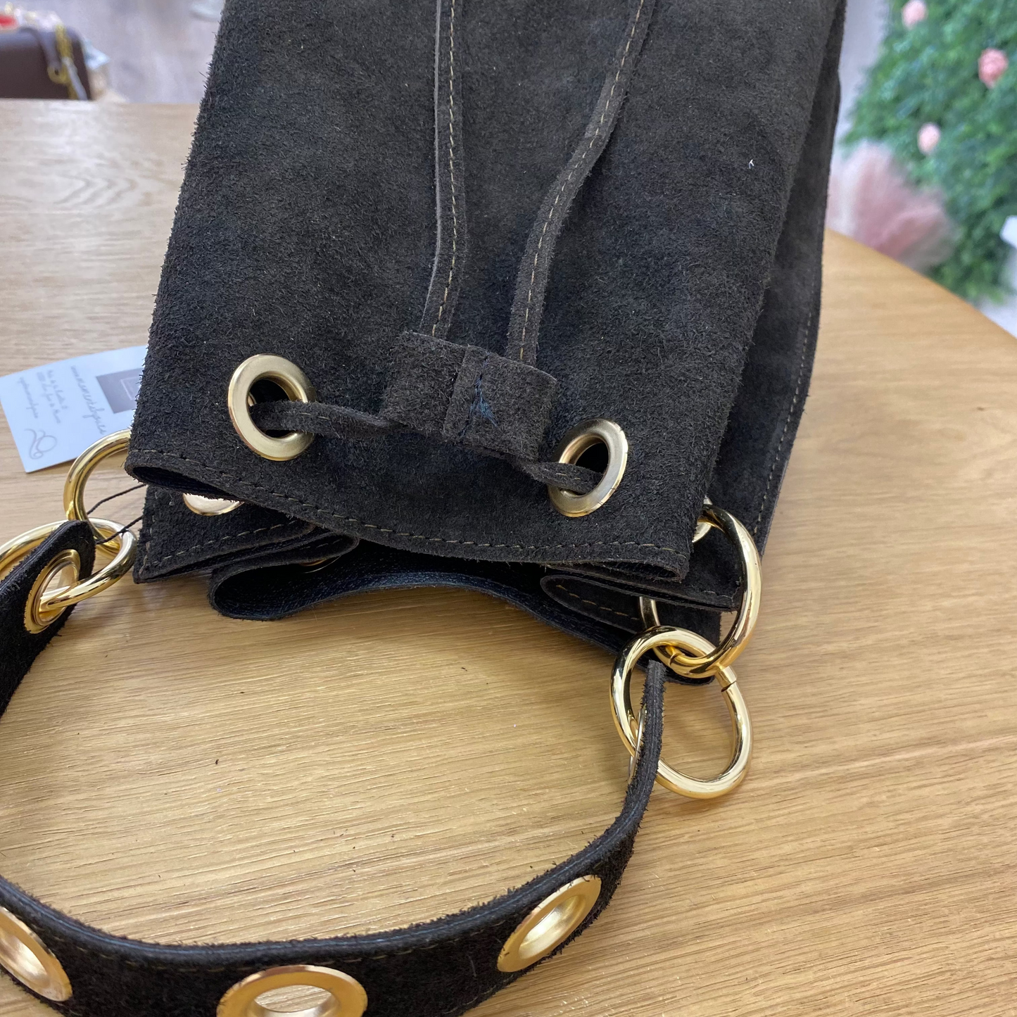 Sac bandoulière avec surpiqûres noires