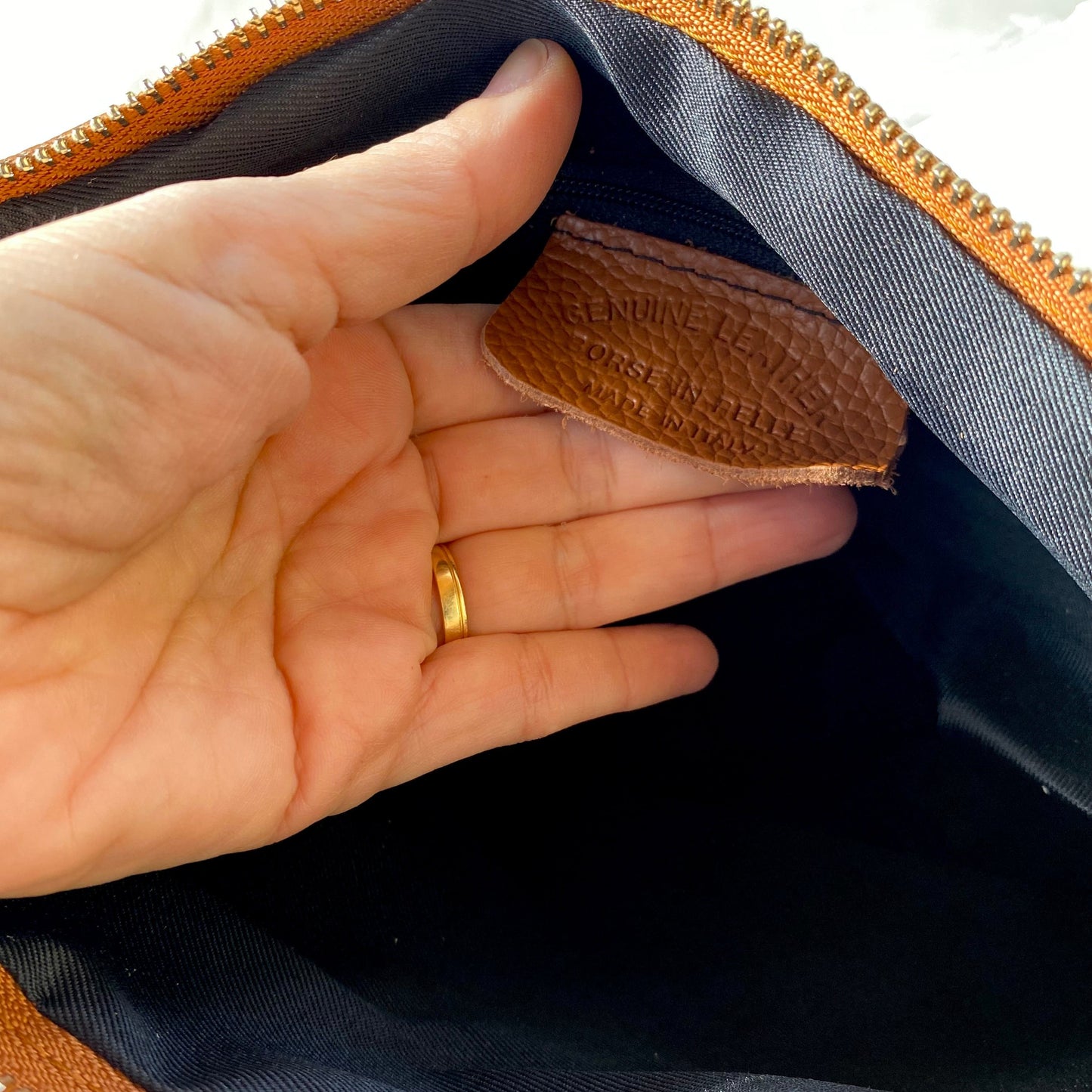 Bolso de piel 100% auténtica liso con cremalleras laterales color camel - mbyou