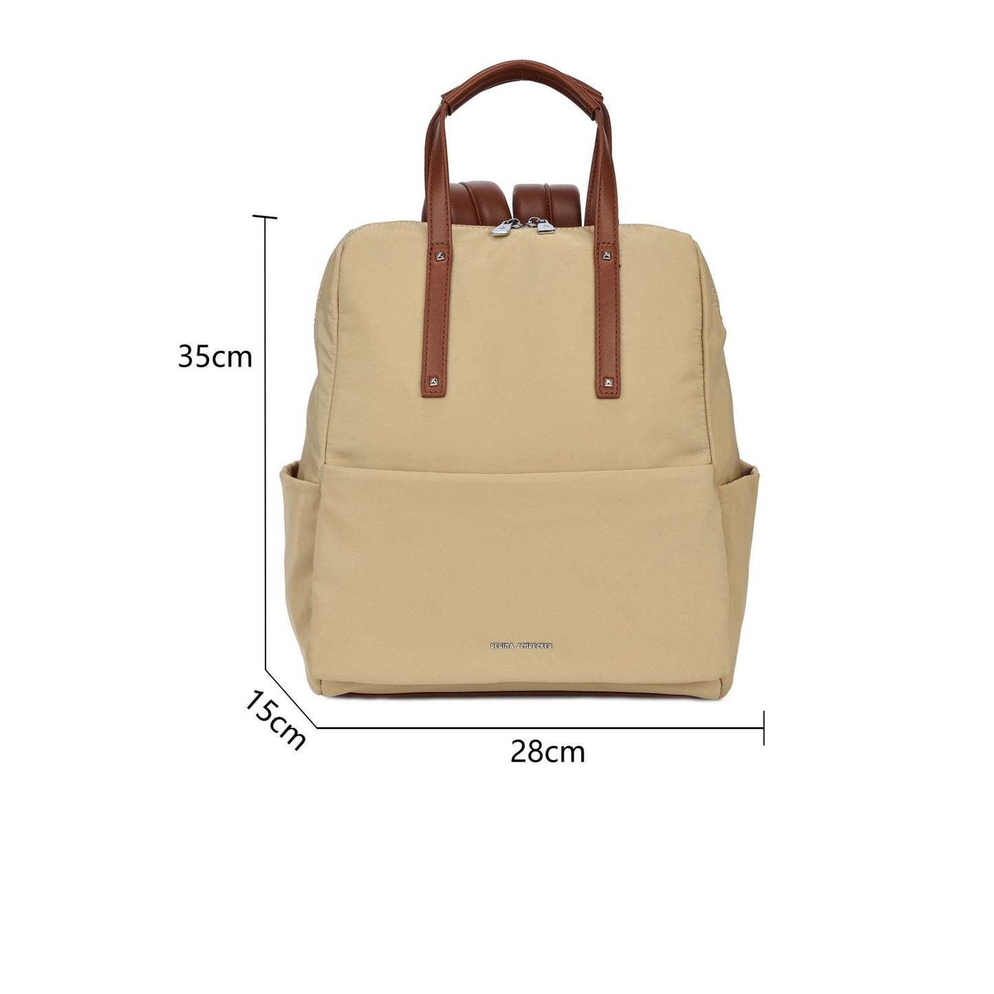 Mochila básica en negro y acabado plata con asas y bolsillos exteriores e interiores