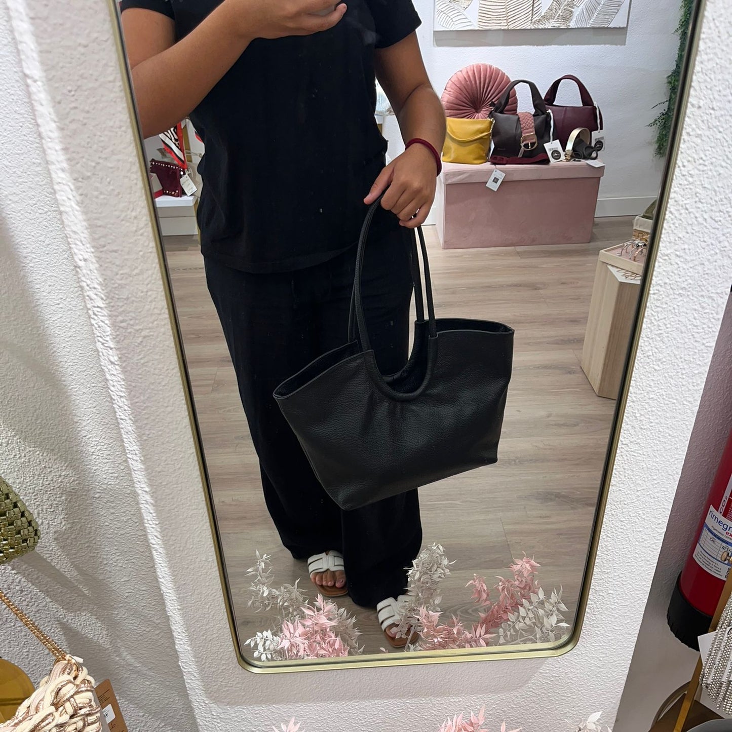 Sac bandoulière avec surpiqûres noires