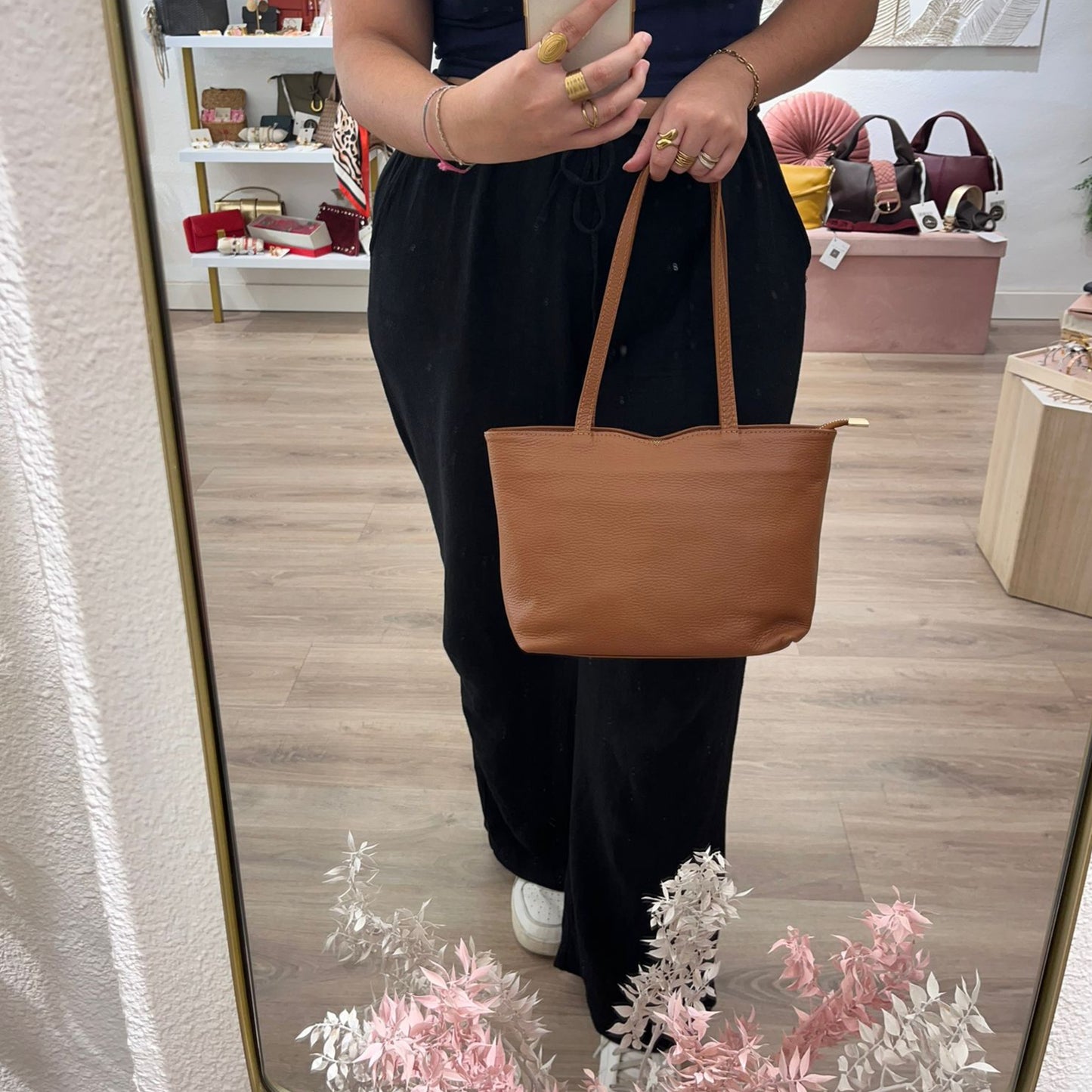 Sac bandoulière avec surpiqûres noires