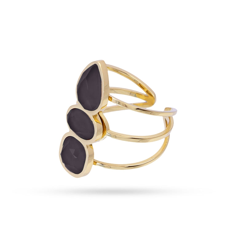 Anillo de acero quirúrgico con piedra de cristal en color negro y acabado oro