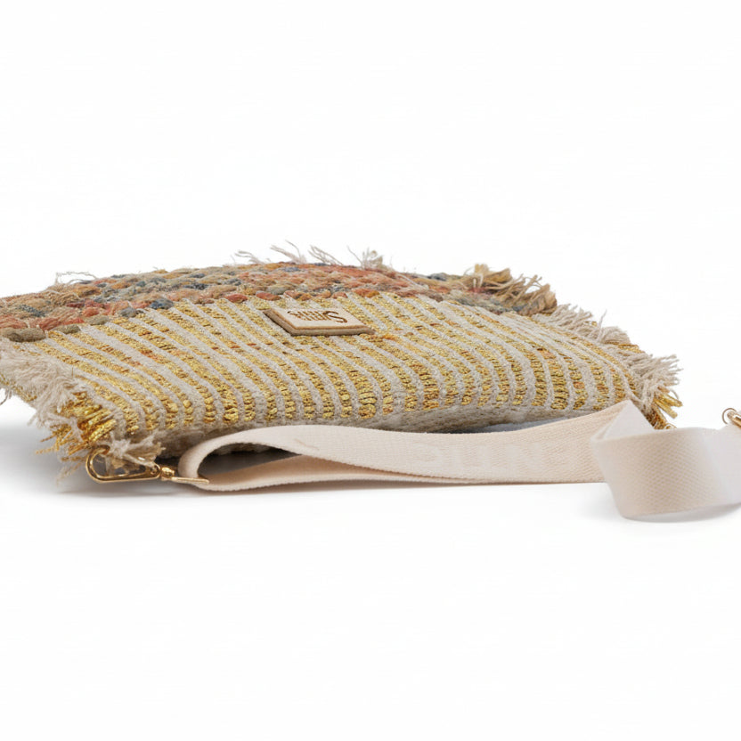 Cartera de mano 100% hilos naturales con detalles de hilos brillantes y apliques dorados y beige- mbyou - Moments by You