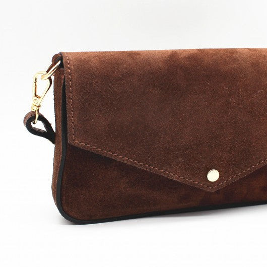 Bolso pequeño de piel 100% vacuno acabado ante con solapa y detalles dorados color marrón - mbyou