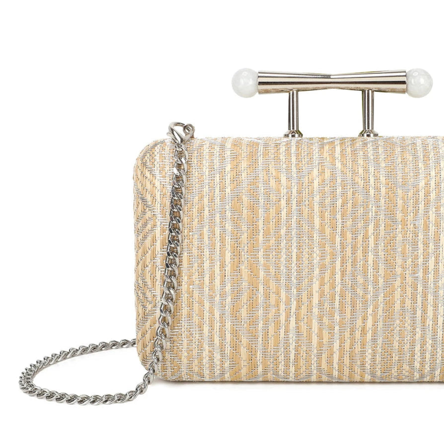 Bolso pochette fiesta efecto rafia con detalles plateados y fondo beige - mbyou - Moments by You
