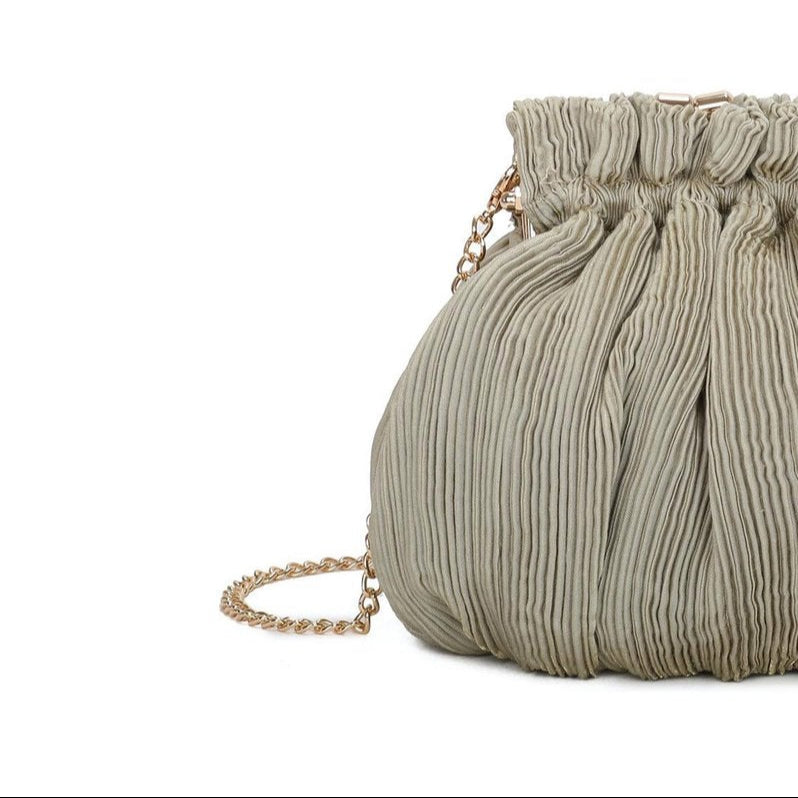 Bolso de fiesta limosnera con tejido arrugado atornasolado verde -mbyou