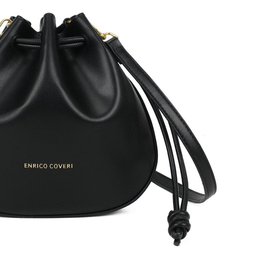 Bolso bandolera efecto piel en formato saco con logo dorado de color negro - mbyou