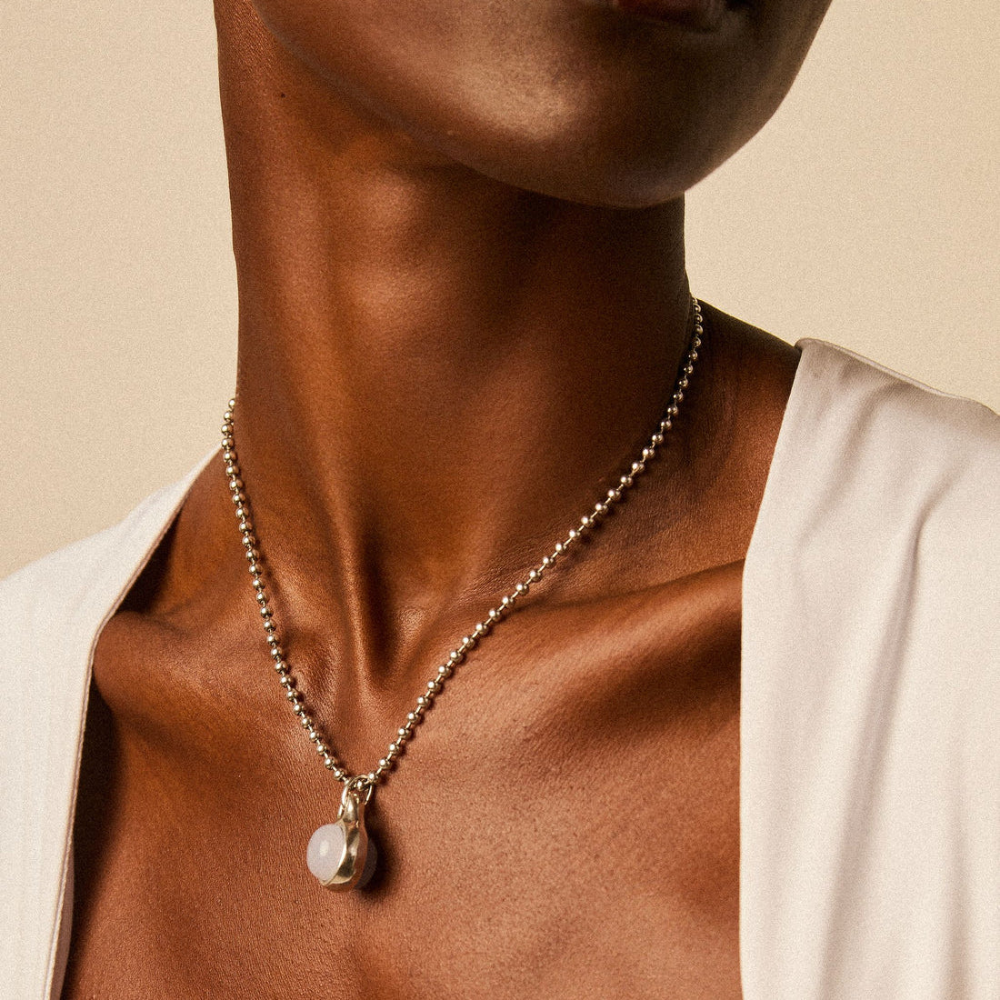 Collar baño de plata s925 con bolitas y piedra natural semipreciosa de ojo de tigre acabado plata - Vidda jewelry - mbyou