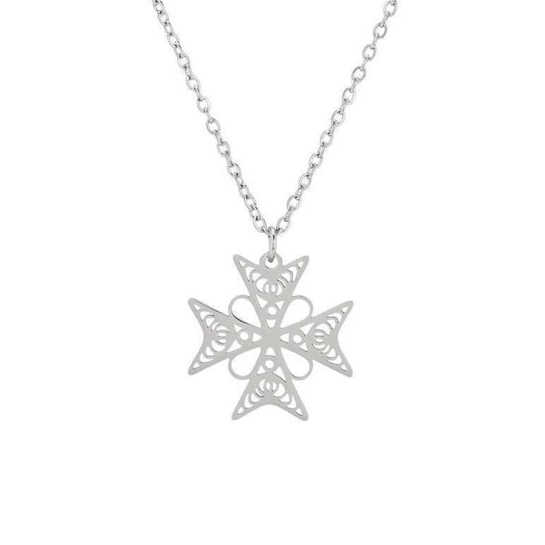 Collar de acero inoxidable Cruz de Malta con detalles y en acabado plata - mbyou