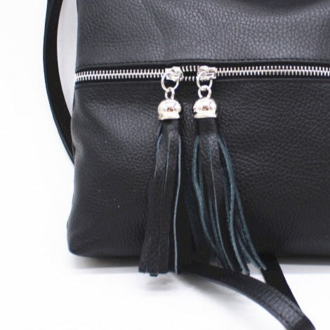 Bolso de piel 100% auténtica bandolera con detalle de cremalleras delanteras en plata color negro - mbyou