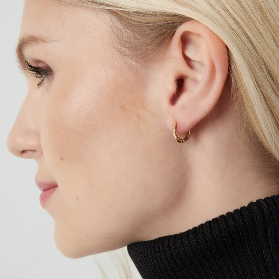 Pendientes acero inoxidable tipo aro pequeño con cristales pequeños acabado oro - mbyou