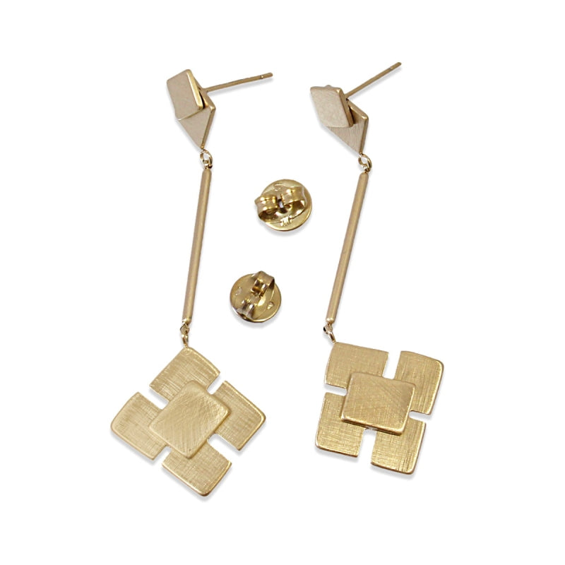 Pendientes largos de acero pulido mate con diseño de cuadrados desprendidas en un palo recto acabado oro - mbyou