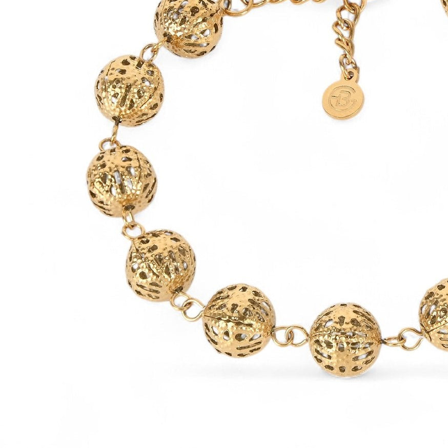 Pulsera de metales reciclados de esferas con textura calada acabado oro - mbyou