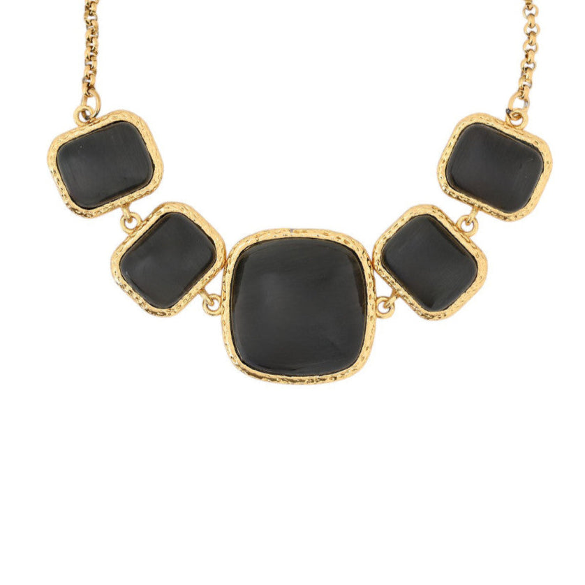Pulsera con piedras naturales cuadradas en color negro bañado en oro acabado oro - mbyou