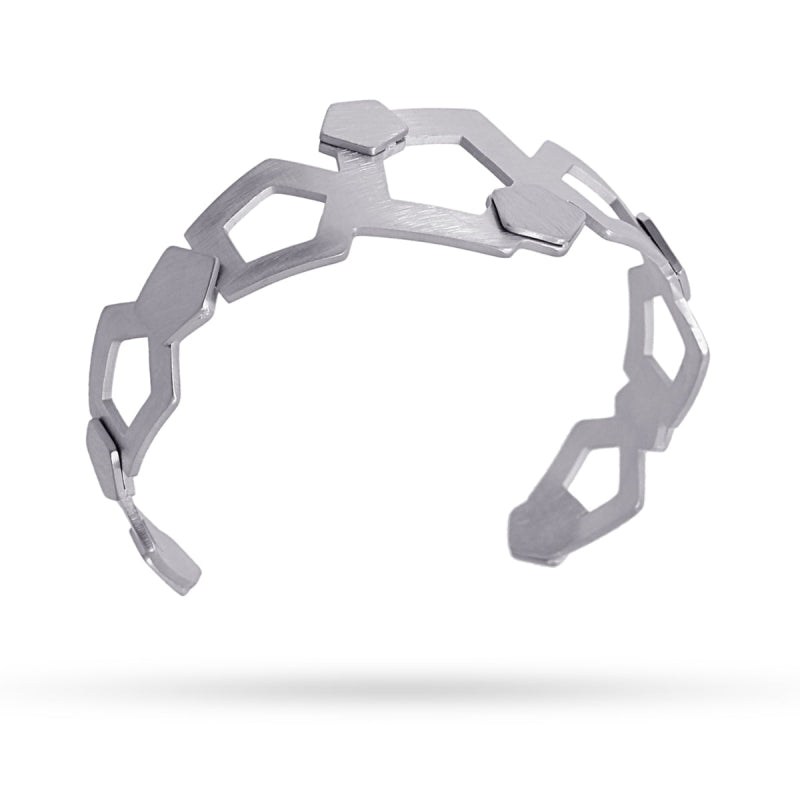 Pulsera brazalete de acero pulido mate con diseño geométrico acabado plata - mbyou