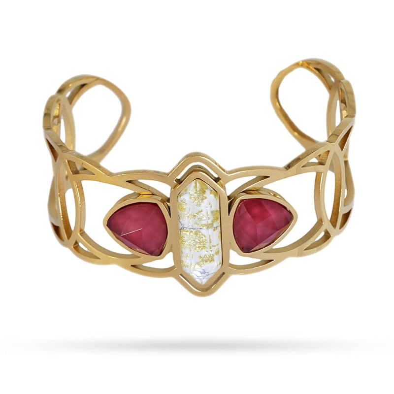 Pulsera de acero quirúrgico con una piedra de textura mármol en blanco y dos piedras de cristal en rojo, con acabado oro - mbyou