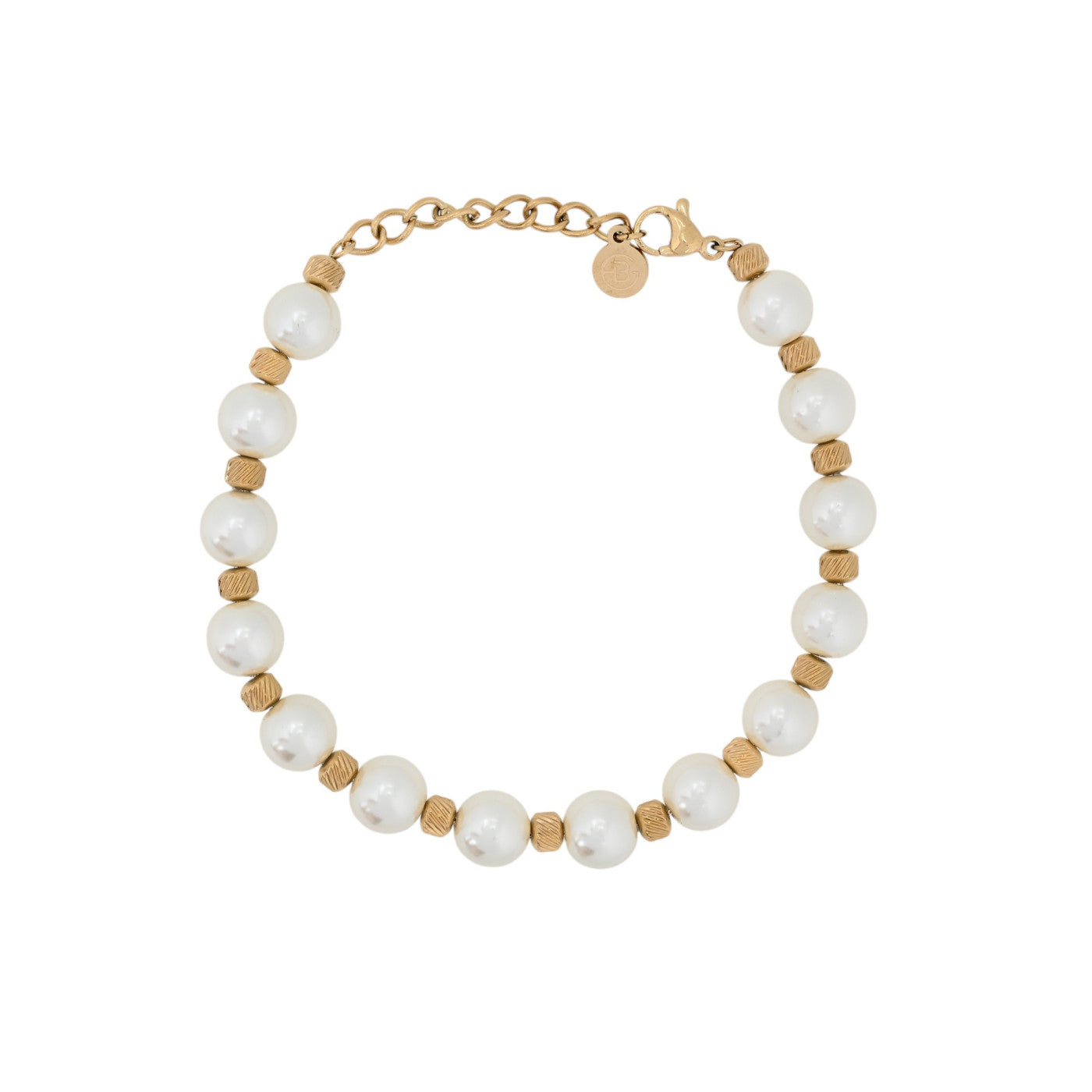 Pulsera de acero inoxidable con perlas separadas por dijes con textura lineal acabada oro - mbyou