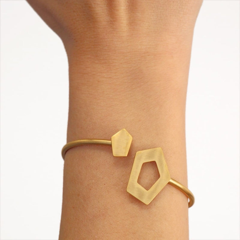 Pulsera de acero quirúrgico con dos formas geométricas pulidos en mate acabado plata - mbyou