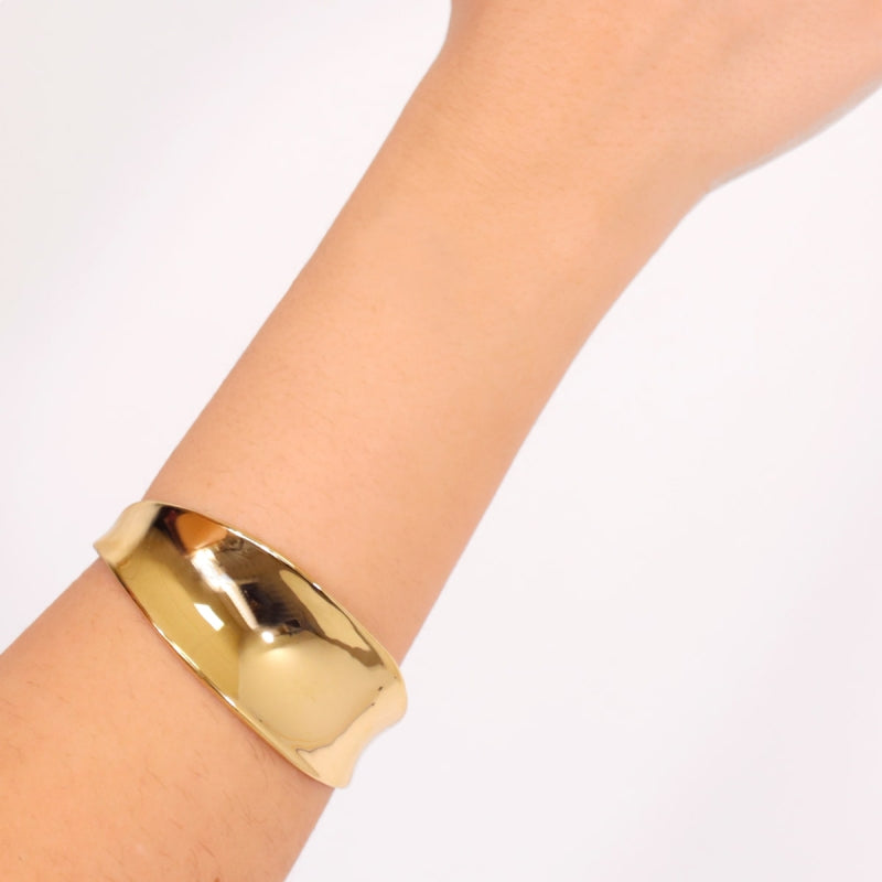 Pulsera brazalete de acero pulido con diseño totalmente liso y forma cóncava acabado oro - mbyou