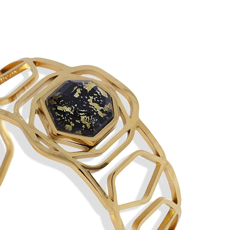 Pulsera de acero quirúrgico con forma geométrica con una piedra de textura de mármol en negro acabado oro - mbyou