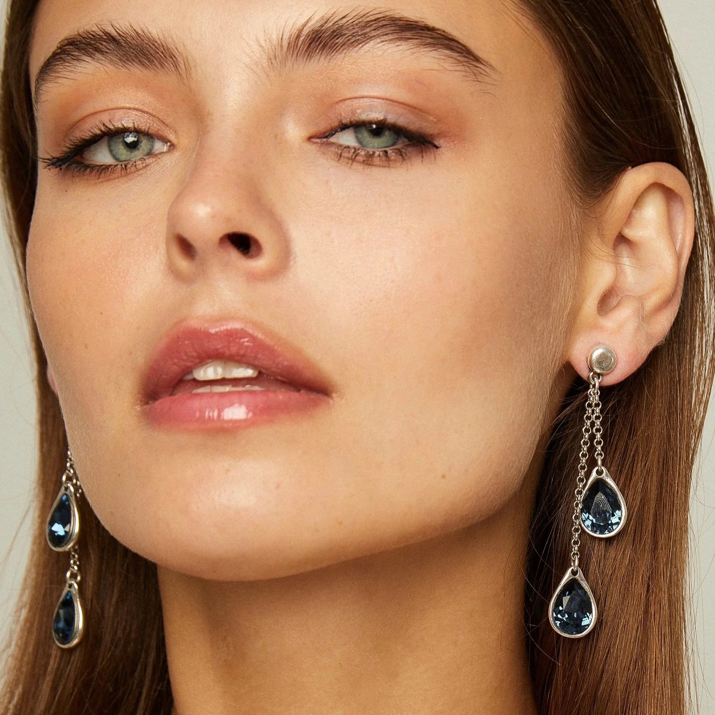 Double interlocking gold steel hoops