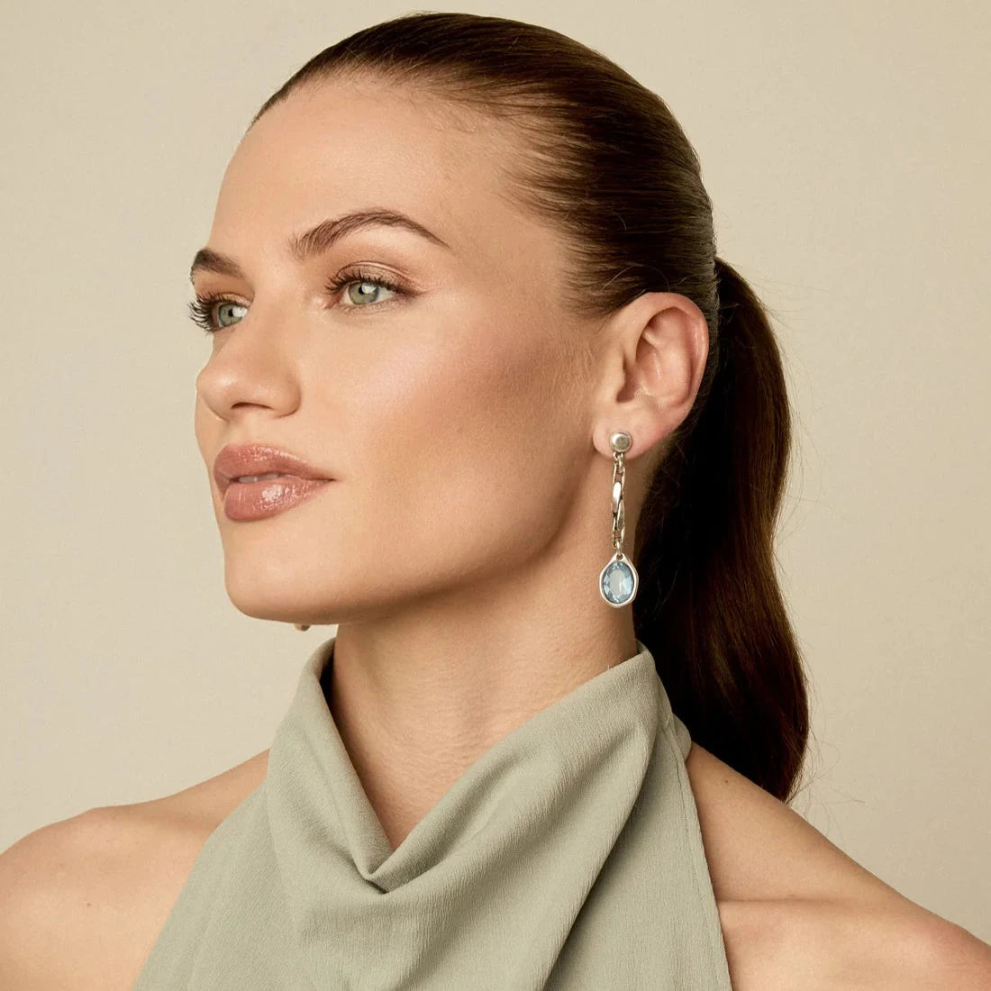 Double interlocking gold steel hoops