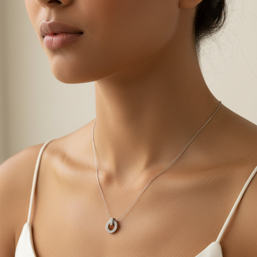Collar acero inoxidable círculo plata con circonitas brillantes