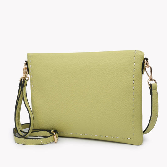 Bolso bandolera con pespuntes verde lima efecto piel