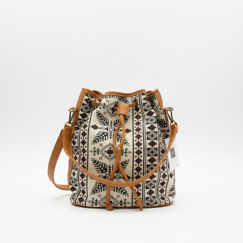 Bolso de mano y bandolera tipo saco con diseño étnico - Moments by You