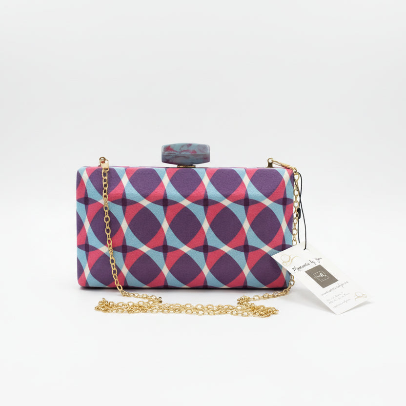 Bolso de fiesta tipo clutch de terciopelo con efecto óptico geométrico en tonos morados, rosas y azules - Moments by You