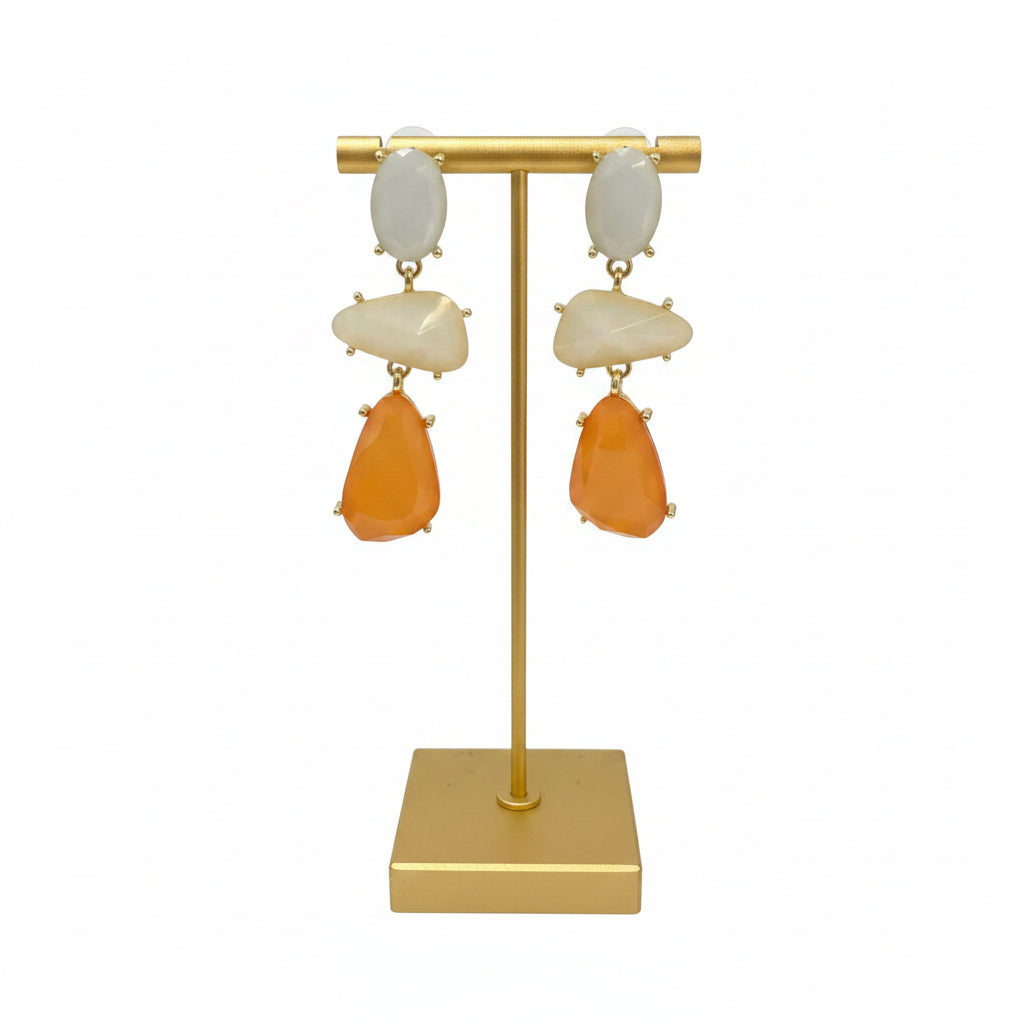 Pendientes largos con tres alturas de piedras de colores acabado oro - Moments by You