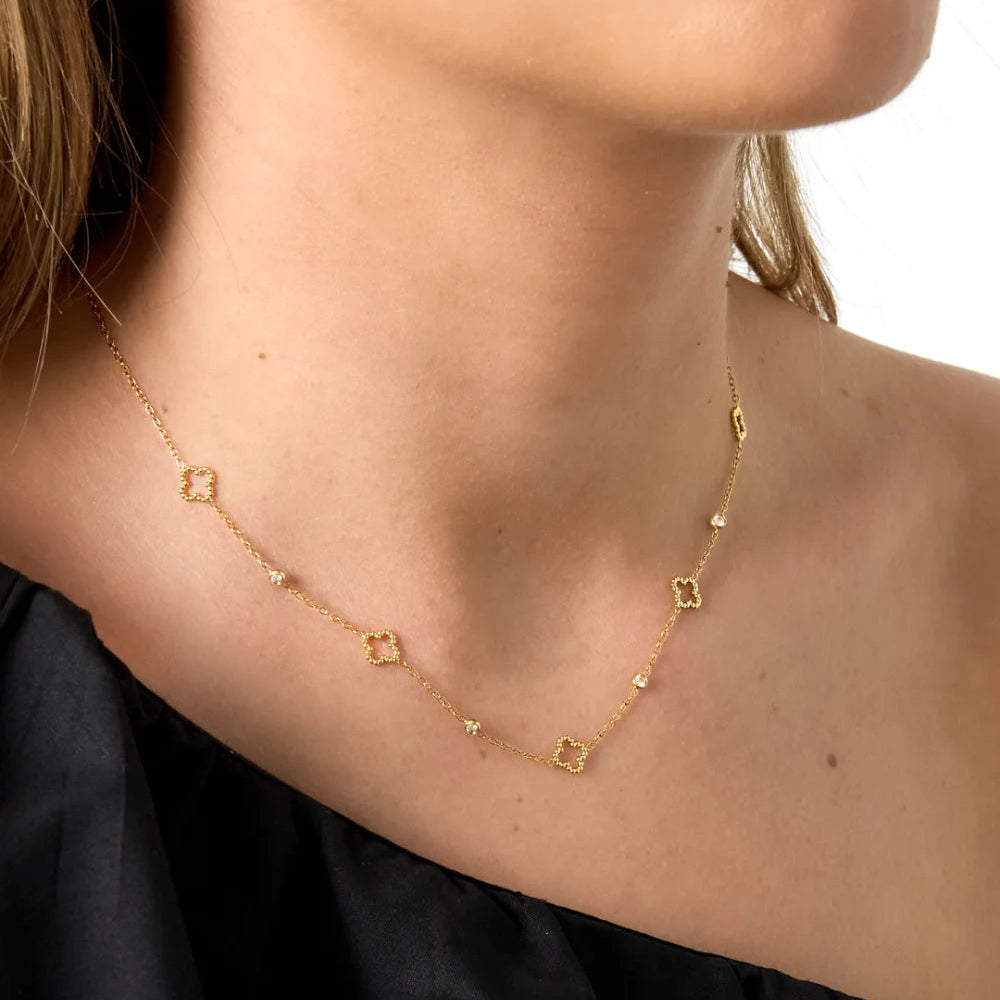 Collar fino acero de tréboles y circonitas en acabado oro - Moments by You
