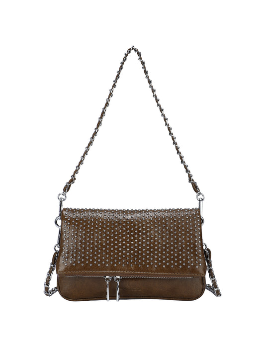 Bolso de mano y bandolera con tachuelas plateadas y solapa con cremallera en color marrón chocolate - mbyou