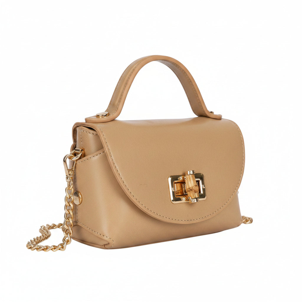 Bolso mini de mano o bandolera con solapa y cierre giratorio de bambú