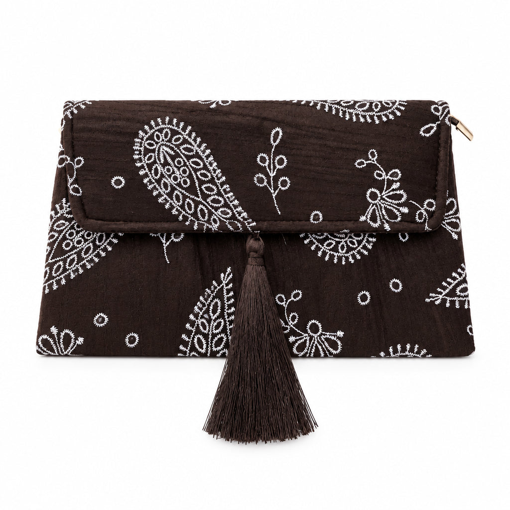 Bolso fiesta sobre de terciopelo con solapa y diseño floral