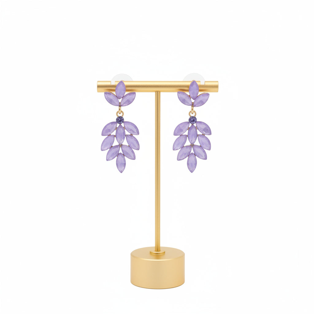 Pendientes largos de cristales malvas con forma de flor