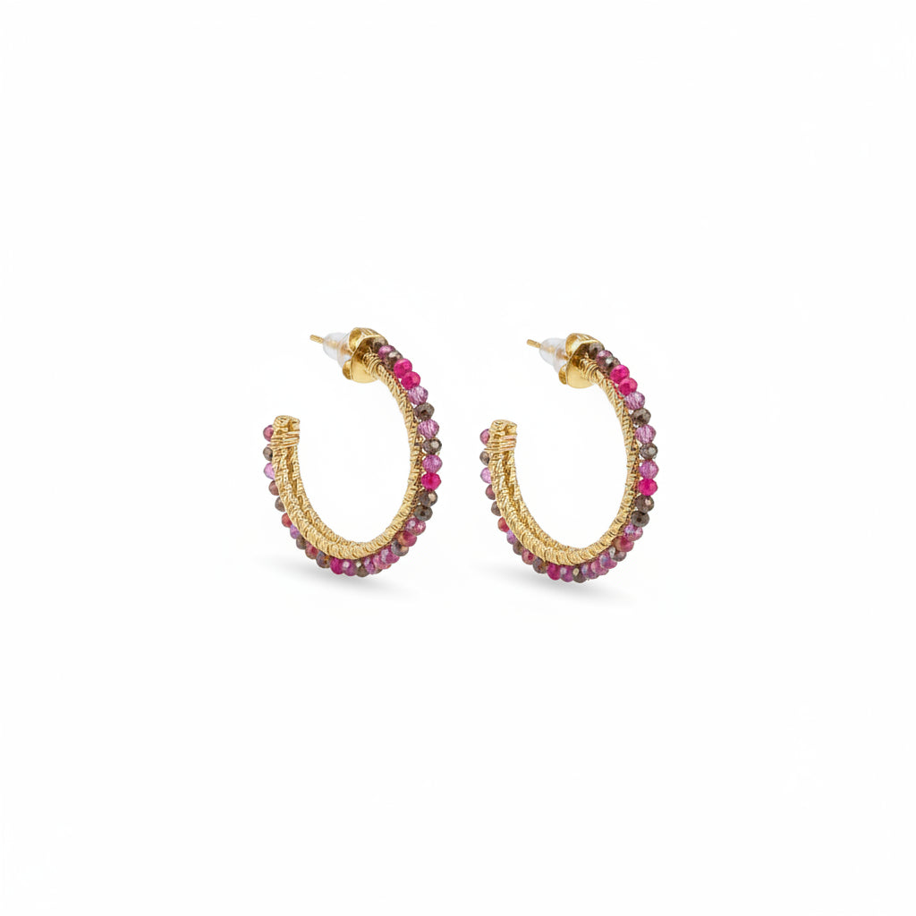 Pendientes de acero con piedras de cristal en tonos rosa y tipo aro en acabado oro