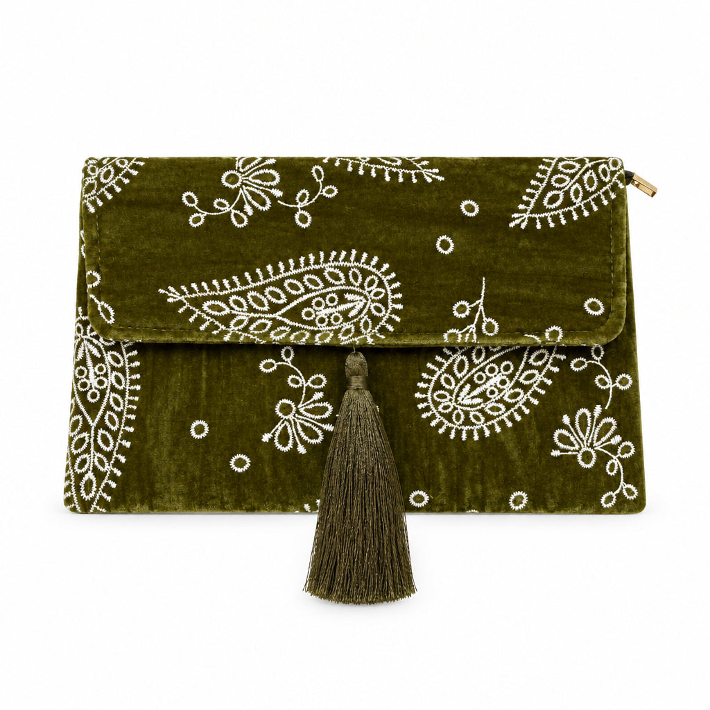 Bolso fiesta sobre de terciopelo con solapa y diseño floral