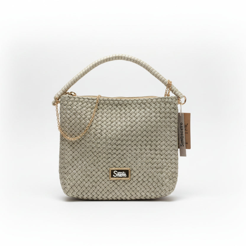 Bolso de mano y hombro diseño trenzado en color oro metalizado - Moments by You