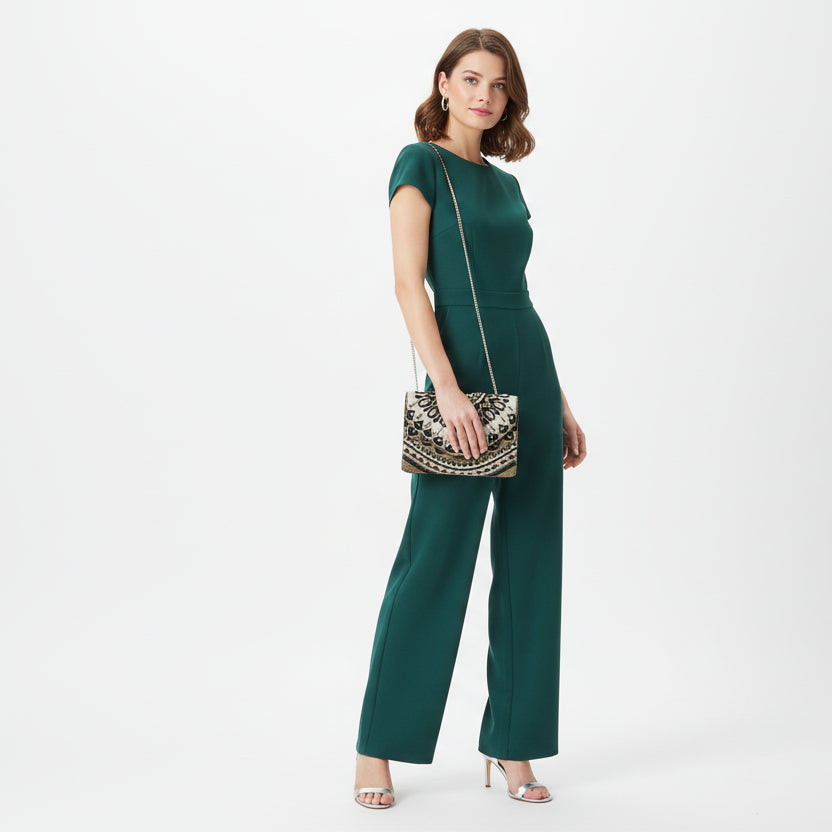 Bolso fiesta tipo sobre de mano negro con cuentas en la parte delantera - Moments by You