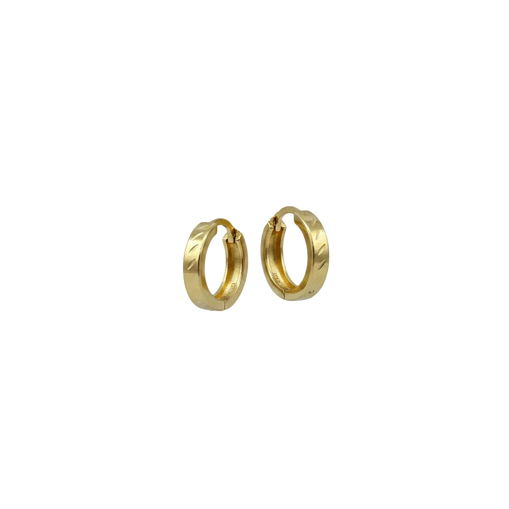 Pendientes de acero en de tipo argolla gruesa con un diseño a rallas en acabado oro - Moments by You